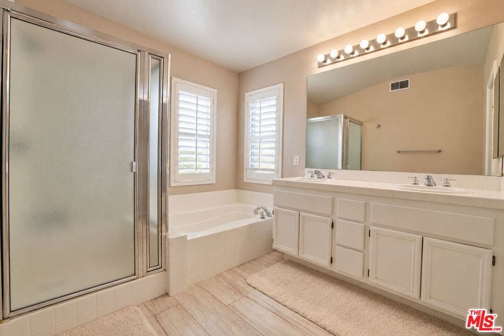 28611 Placerview Trail, Santa Clarita, CA 91390 28611 Placerview Trail, Santa Clarita, CA 91390
