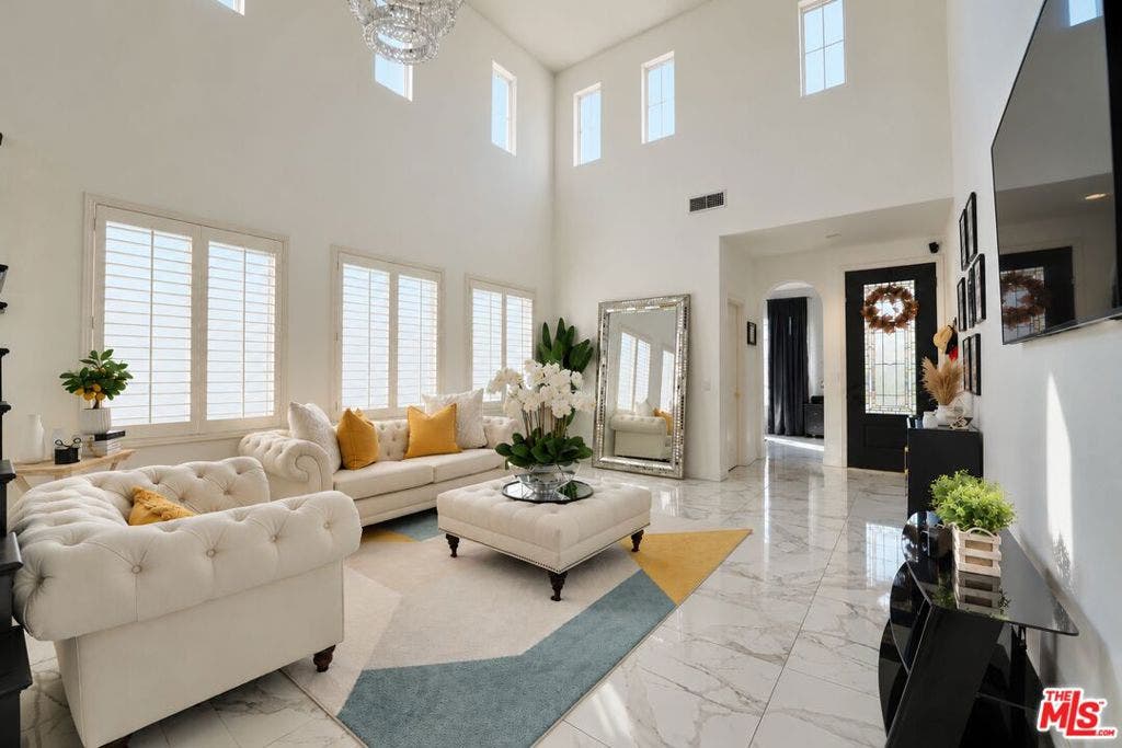 28611 Placerview Trail, Santa Clarita, CA 91390 28611 Placerview Trail, Santa Clarita, CA 91390
