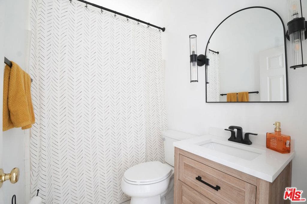 28611 Placerview Trail, Santa Clarita, CA 91390 28611 Placerview Trail, Santa Clarita, CA 91390
