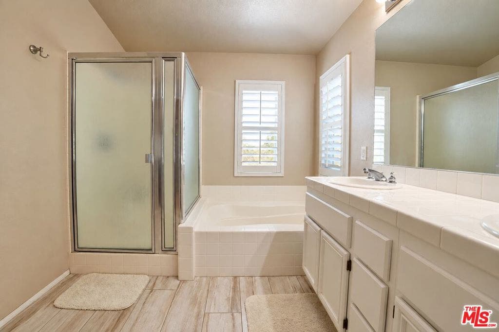28611 Placerview Trail, Santa Clarita, CA 91390 28611 Placerview Trail, Santa Clarita, CA 91390