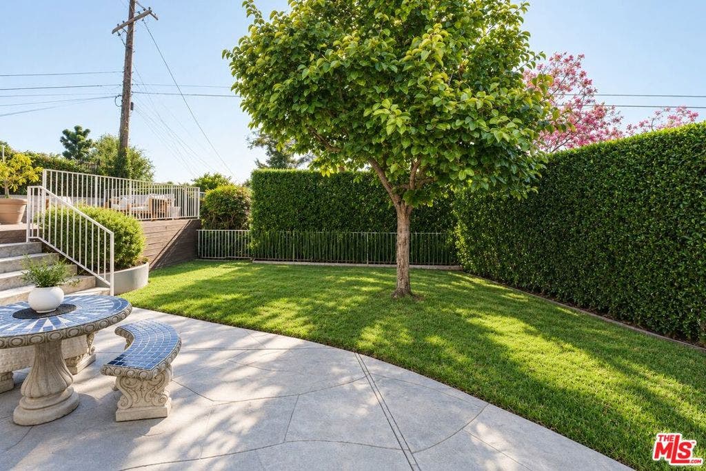 3279 Midvale Avenue, Los Angeles, CA 90034 3279 Midvale Avenue, Los Angeles, CA 90034