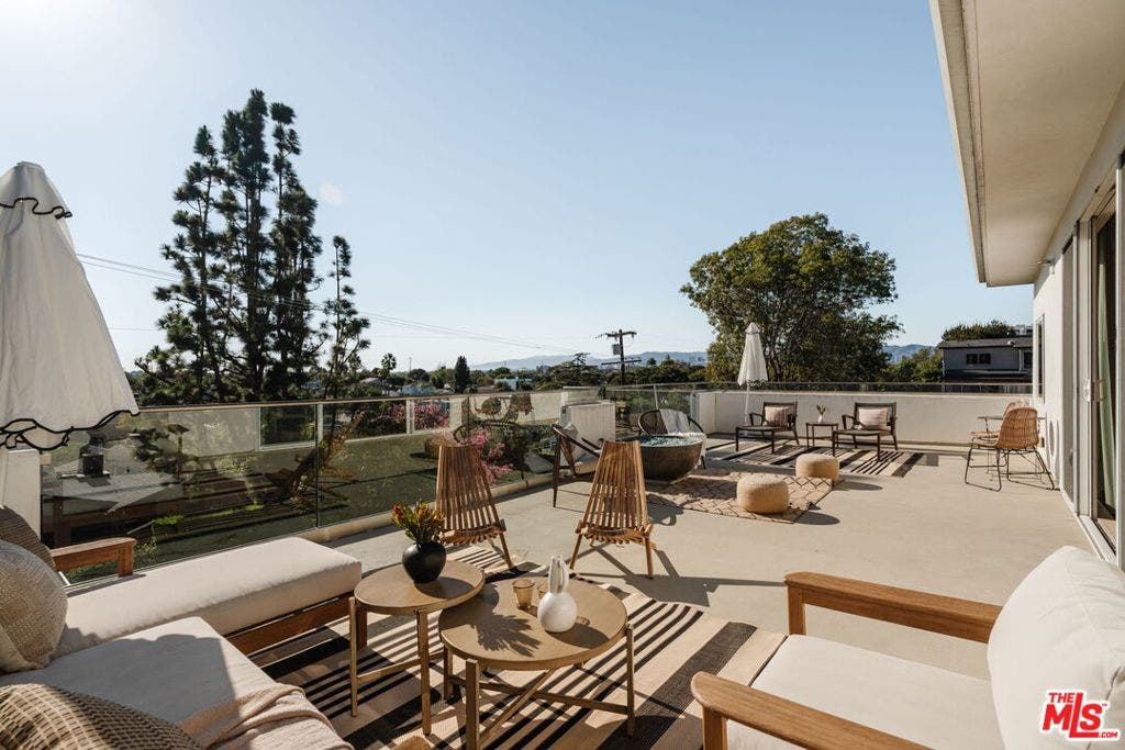 3279 Midvale Avenue, Los Angeles, CA 90034 3279 Midvale Avenue, Los Angeles, CA 90034