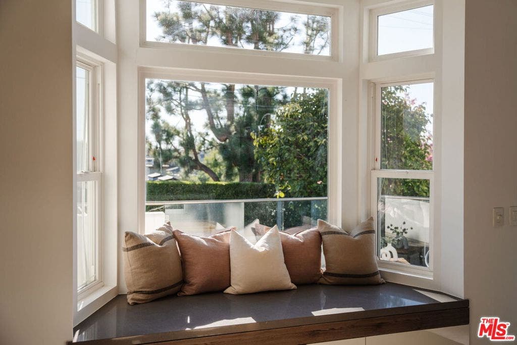 3279 Midvale Avenue, Los Angeles, CA 90034 3279 Midvale Avenue, Los Angeles, CA 90034