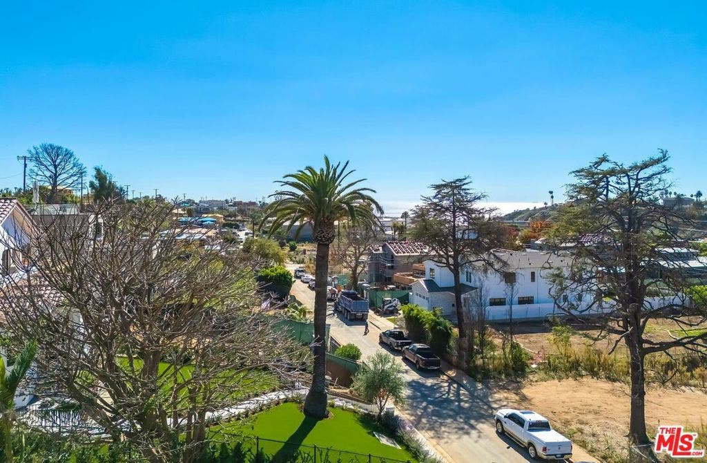 740 Haverford Avenue, Pacific Palisades, CA 90272 View from approx 3rd level
