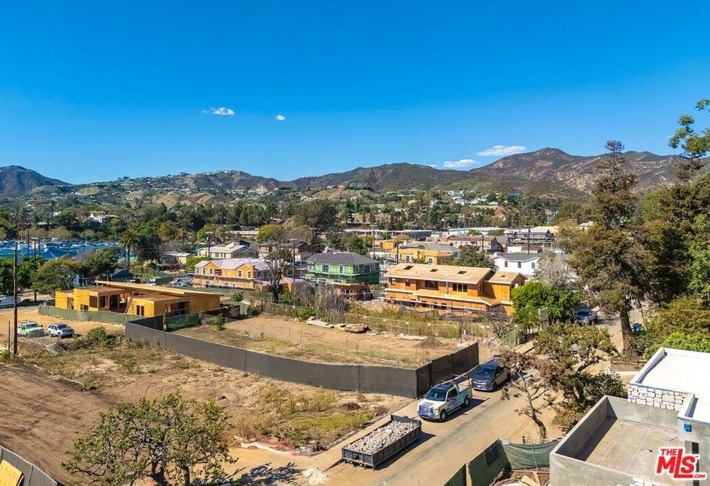 740 Haverford Avenue, Pacific Palisades, CA 90272 View from approx 3rd level
