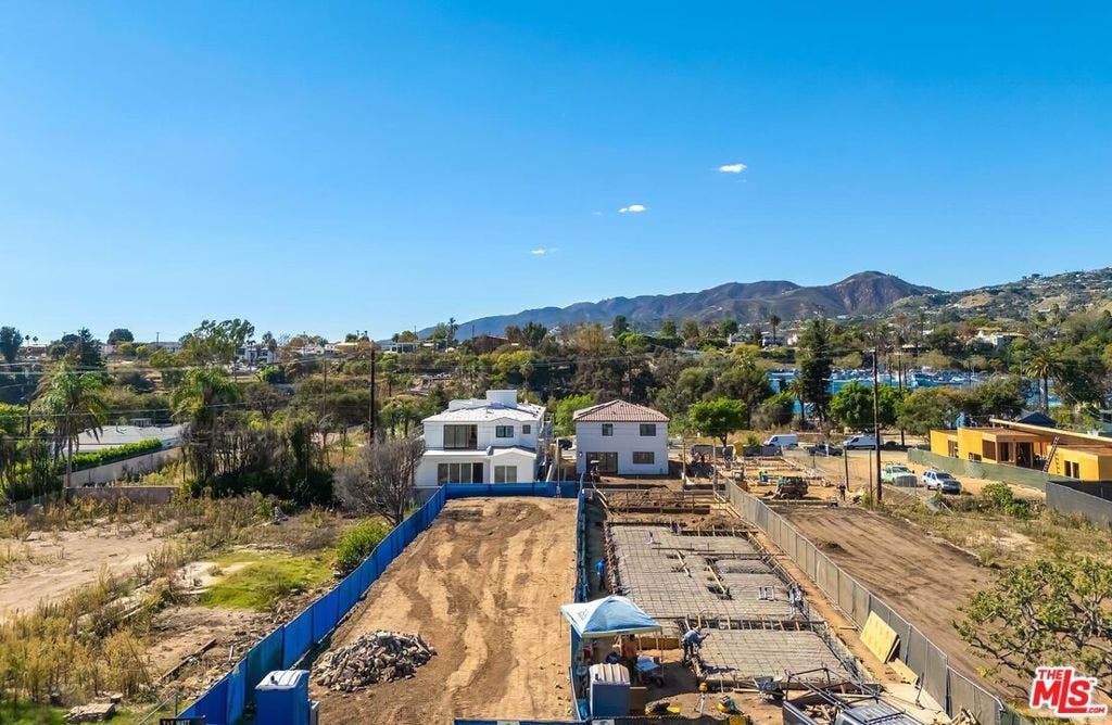 740 Haverford Avenue, Pacific Palisades, CA 90272 View from approx 2nd level