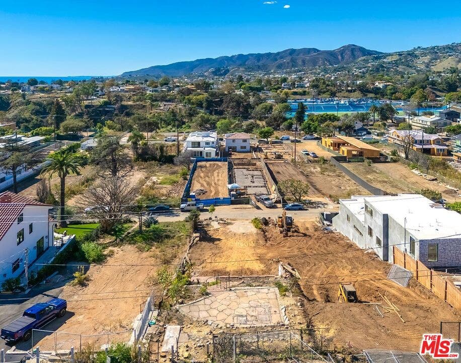 740 Haverford Avenue, Pacific Palisades, CA 90272 740 Haverford Avenue, Pacific Palisades, CA 90272