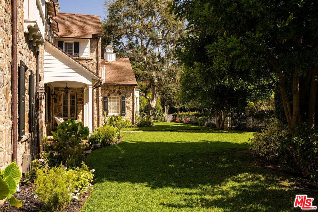 10343 Valley Spring Lane, Toluca Lake, CA 91602 10343 Valley Spring Lane, Toluca Lake, CA 91602