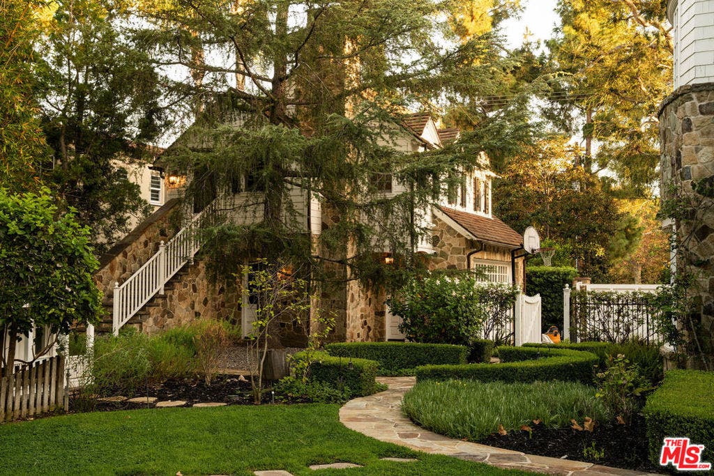 10343 Valley Spring Lane, Toluca Lake, CA 91602 10343 Valley Spring Lane, Toluca Lake, CA 91602