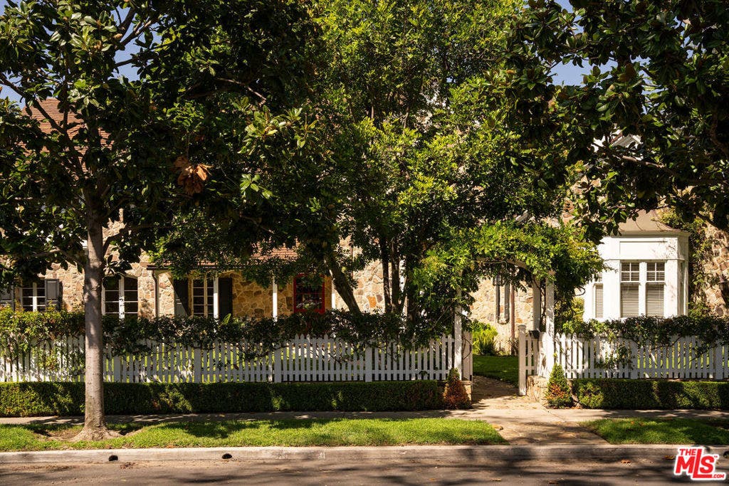 10343 Valley Spring Lane, Toluca Lake, CA 91602 10343 Valley Spring Lane, Toluca Lake, CA 91602