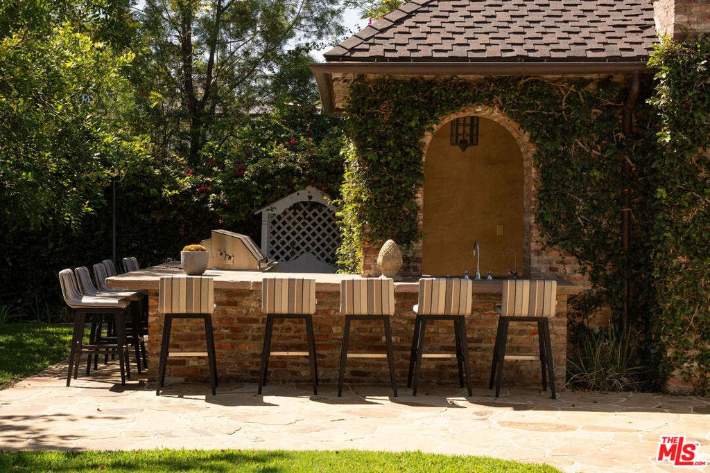 10343 Valley Spring Lane, Toluca Lake, CA 91602 10343 Valley Spring Lane, Toluca Lake, CA 91602