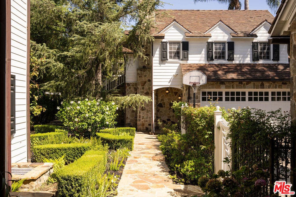 10343 Valley Spring Lane, Toluca Lake, CA 91602 10343 Valley Spring Lane, Toluca Lake, CA 91602