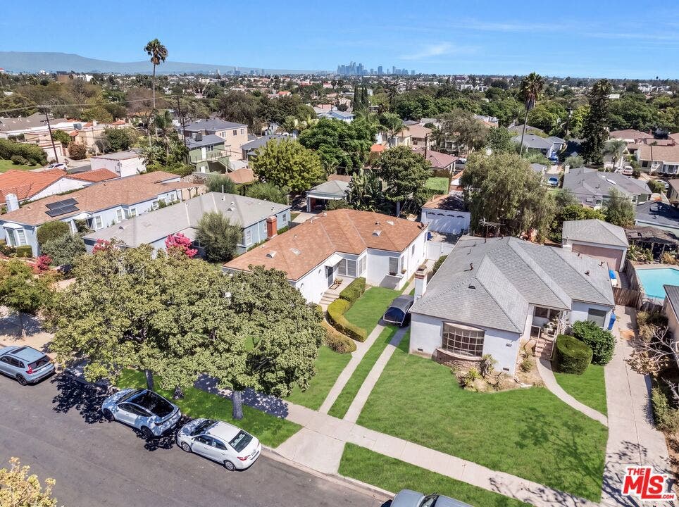 1818 Hi Point Street, Los Angeles, CA 90035 1818 Hi Point Street, Los Angeles, CA 90035