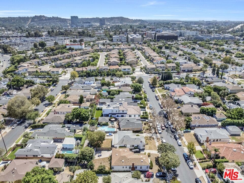 1818 Hi Point Street, Los Angeles, CA 90035 1818 Hi Point Street, Los Angeles, CA 90035