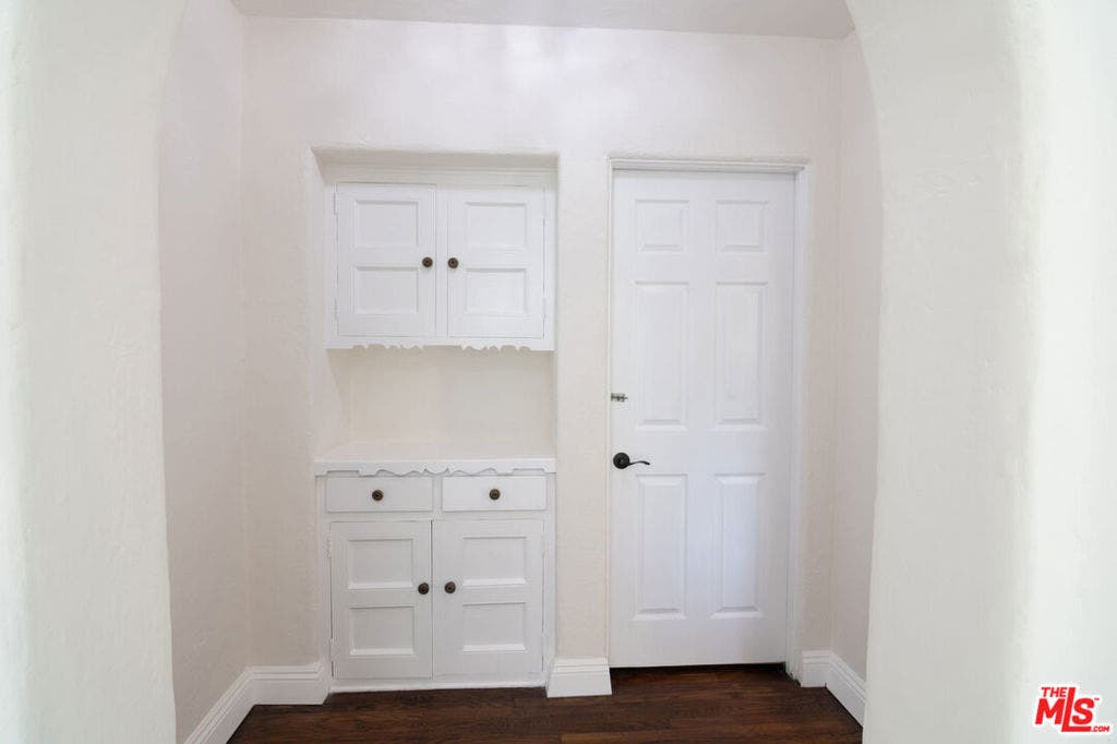 144 S Mansfield Avenue, Los Angeles, CA 90036 144 S Mansfield Avenue, Los Angeles, CA 90036