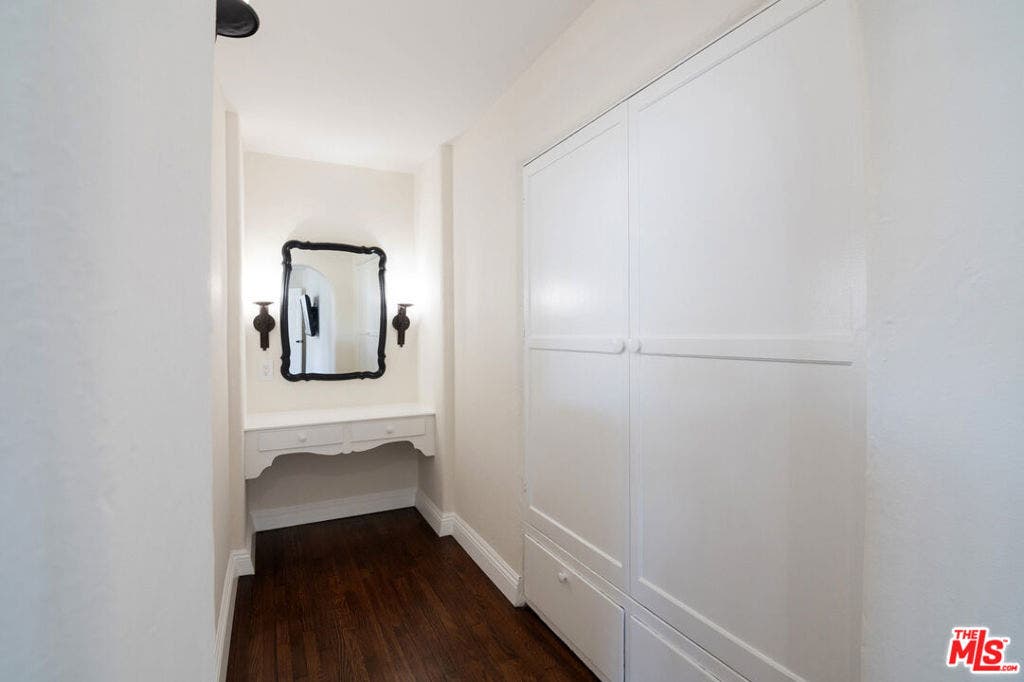 144 S Mansfield Avenue, Los Angeles, CA 90036 144 S Mansfield Avenue, Los Angeles, CA 90036