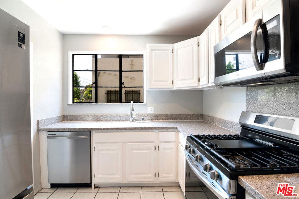 144 S Mansfield Avenue, Los Angeles, CA 90036 144 S Mansfield Avenue, Los Angeles, CA 90036