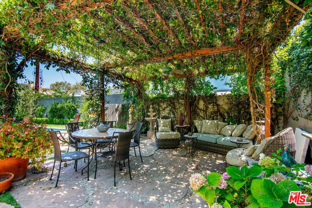 144 S Mansfield Avenue, Los Angeles, CA 90036 144 S Mansfield Avenue, Los Angeles, CA 90036