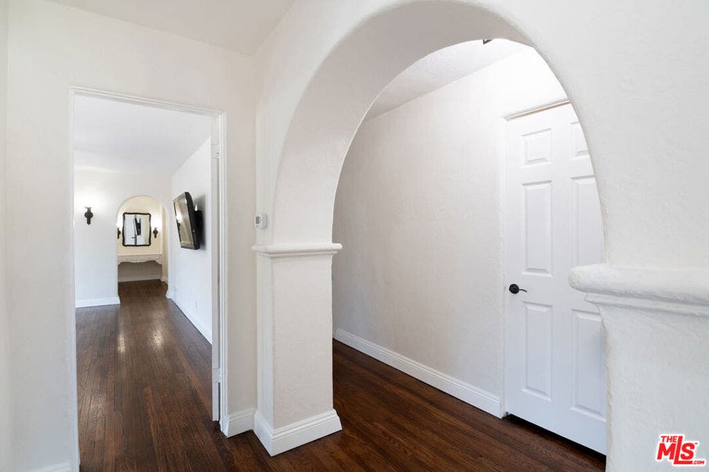 144 S Mansfield Avenue, Los Angeles, CA 90036 144 S Mansfield Avenue, Los Angeles, CA 90036