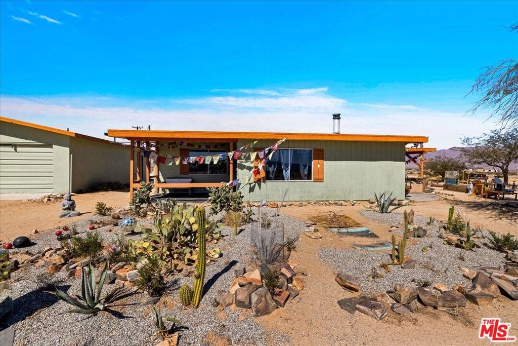 3229 Blower Road, Twentynine Palms, CA 92277 3229 Blower Road, Twentynine Palms, CA 92277