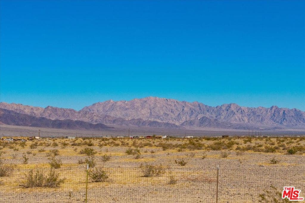 3229 Blower Road, Twentynine Palms, CA 92277 3229 Blower Road, Twentynine Palms, CA 92277