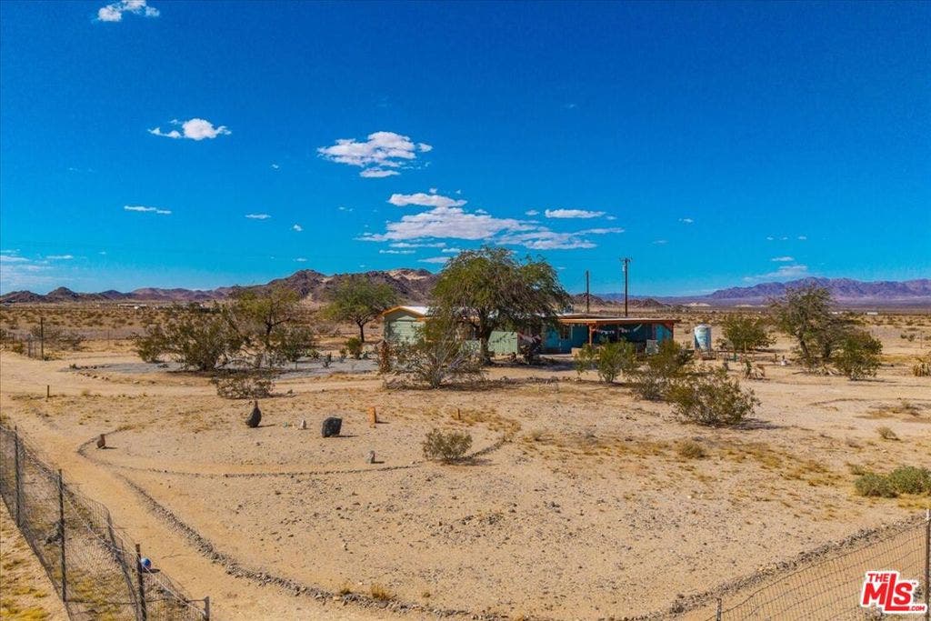 3229 Blower Road, Twentynine Palms, CA 92277 3229 Blower Road, Twentynine Palms, CA 92277