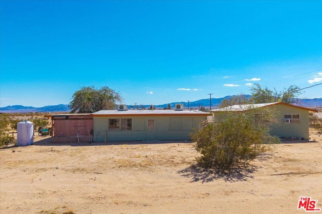 3229 Blower Road, Twentynine Palms, CA 92277 3229 Blower Road, Twentynine Palms, CA 92277