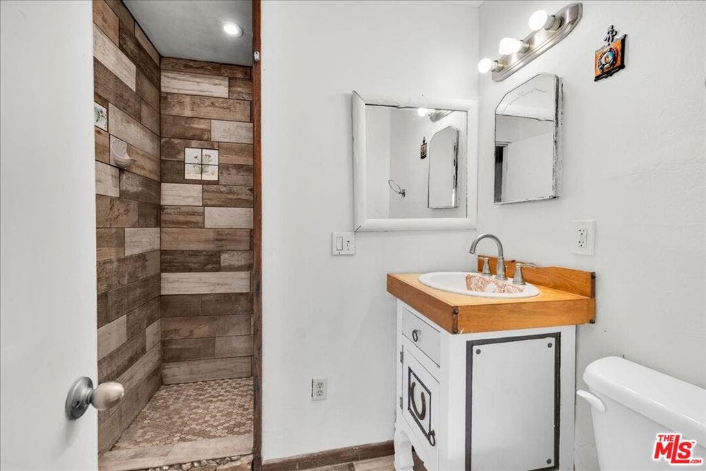 3229 Blower Road, Twentynine Palms, CA 92277 3229 Blower Road, Twentynine Palms, CA 92277