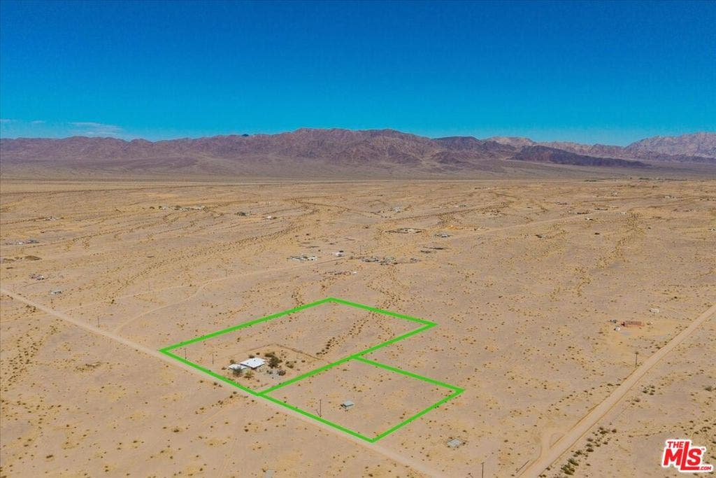 3229 Blower Road, Twentynine Palms, CA 92277 3229 Blower Road, Twentynine Palms, CA 92277