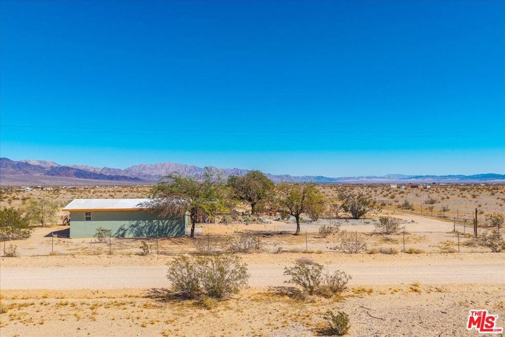 3229 Blower Road, Twentynine Palms, CA 92277 3229 Blower Road, Twentynine Palms, CA 92277