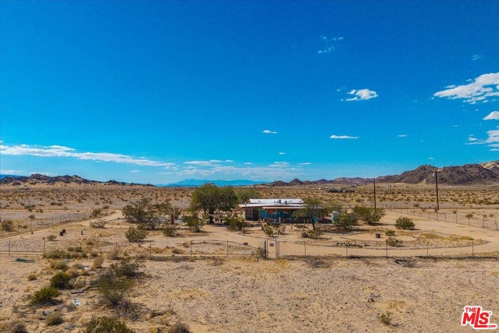 3229 Blower Road, Twentynine Palms, CA 92277 3229 Blower Road, Twentynine Palms, CA 92277