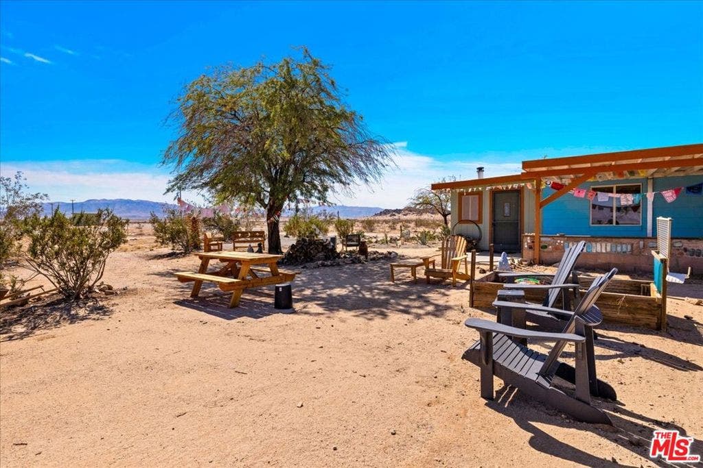 3229 Blower Road, Twentynine Palms, CA 92277 3229 Blower Road, Twentynine Palms, CA 92277