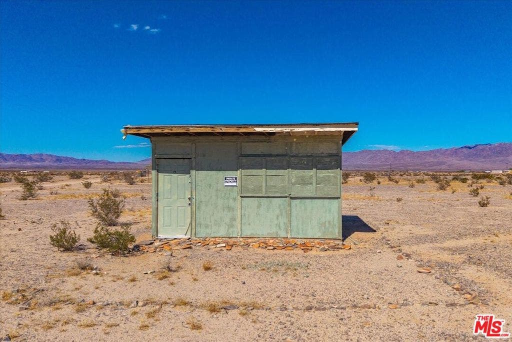 3229 Blower Road, Twentynine Palms, CA 92277 3229 Blower Road, Twentynine Palms, CA 92277
