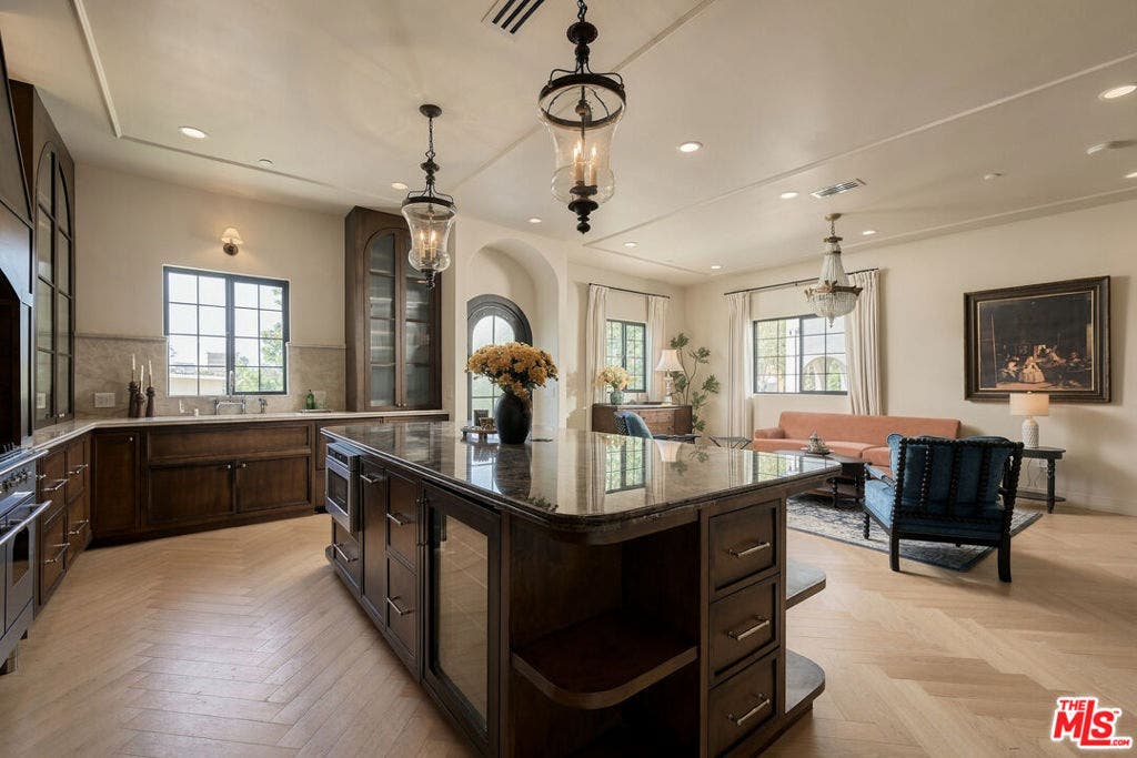 1358 S Ridgeley Drive, Los Angeles, CA 90019 1358 S Ridgeley Drive, Los Angeles, CA 90019