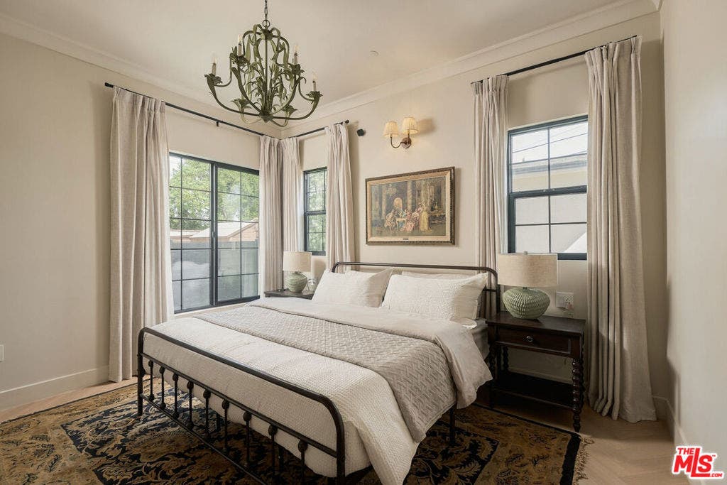 1358 S Ridgeley Drive, Los Angeles, CA 90019 1358 S Ridgeley Drive, Los Angeles, CA 90019