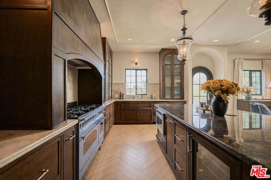 1358 S Ridgeley Drive, Los Angeles, CA 90019 1358 S Ridgeley Drive, Los Angeles, CA 90019