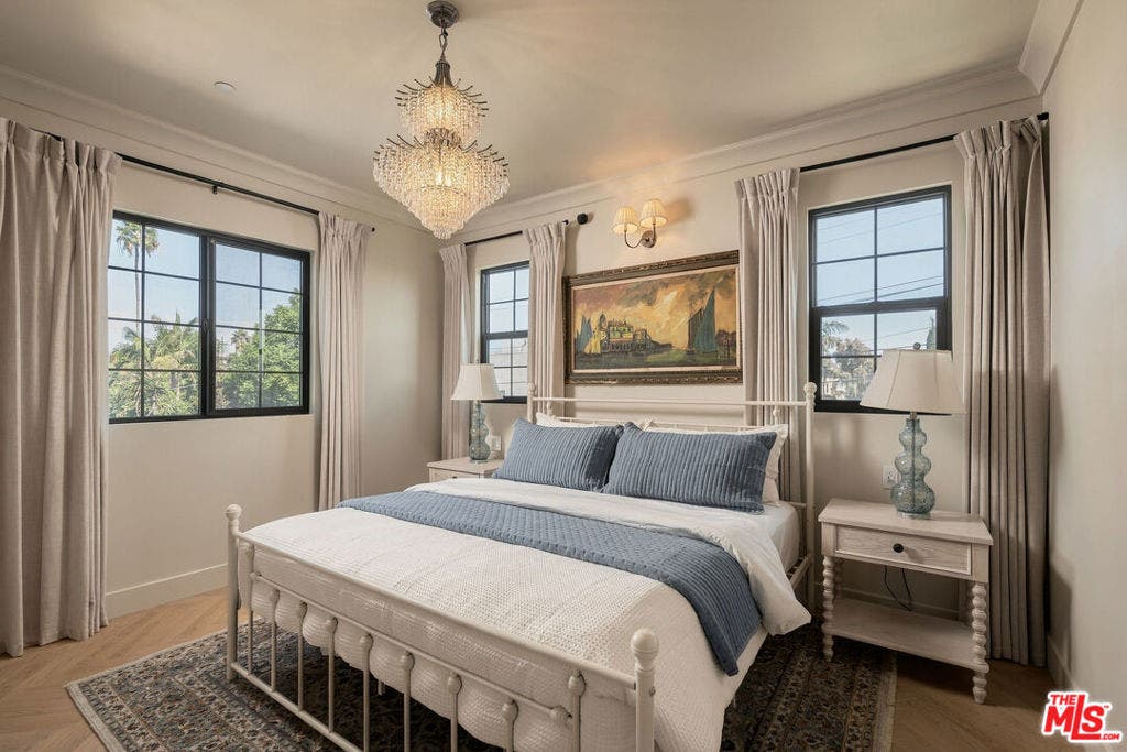 1358 S Ridgeley Drive, Los Angeles, CA 90019 1358 S Ridgeley Drive, Los Angeles, CA 90019