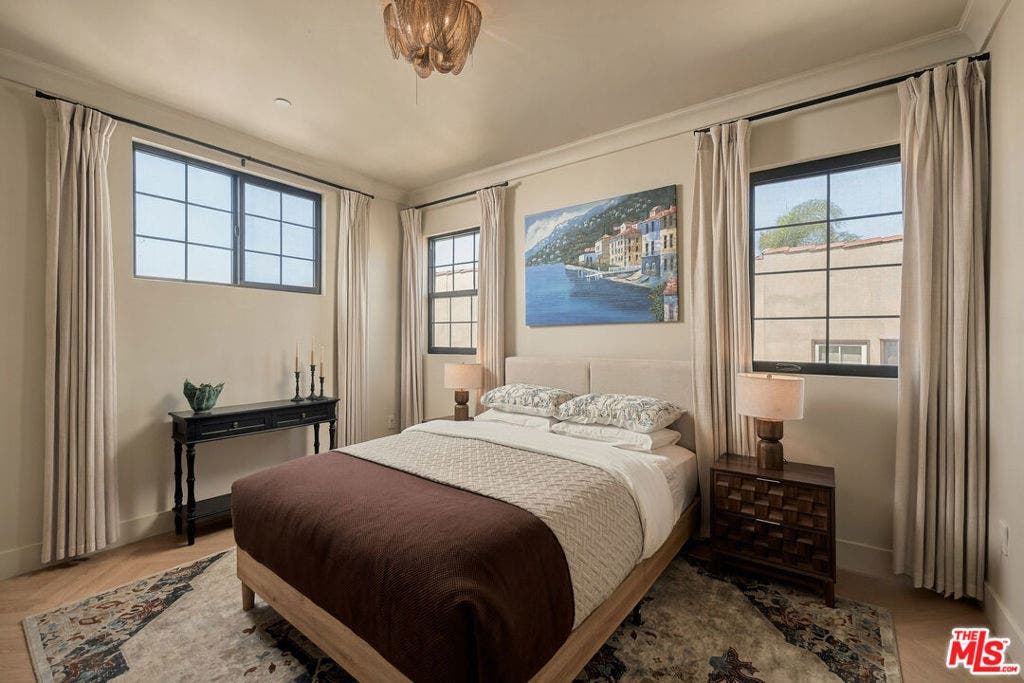 1358 S Ridgeley Drive, Los Angeles, CA 90019 1358 S Ridgeley Drive, Los Angeles, CA 90019