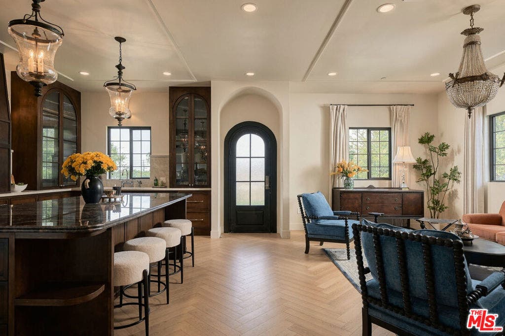 1358 S Ridgeley Drive, Los Angeles, CA 90019 1358 S Ridgeley Drive, Los Angeles, CA 90019