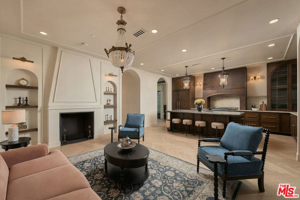 1358 S Ridgeley Drive, Los Angeles, CA 90019 1358 S Ridgeley Drive, Los Angeles, CA 90019