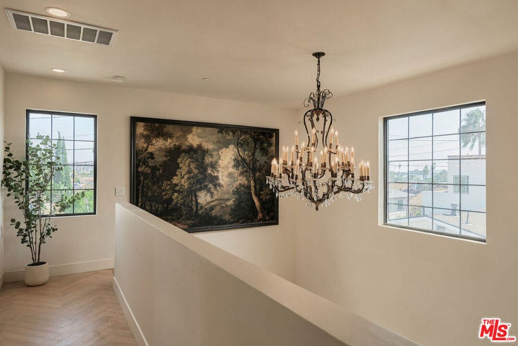 1358 S Ridgeley Drive, Los Angeles, CA 90019 1358 S Ridgeley Drive, Los Angeles, CA 90019
