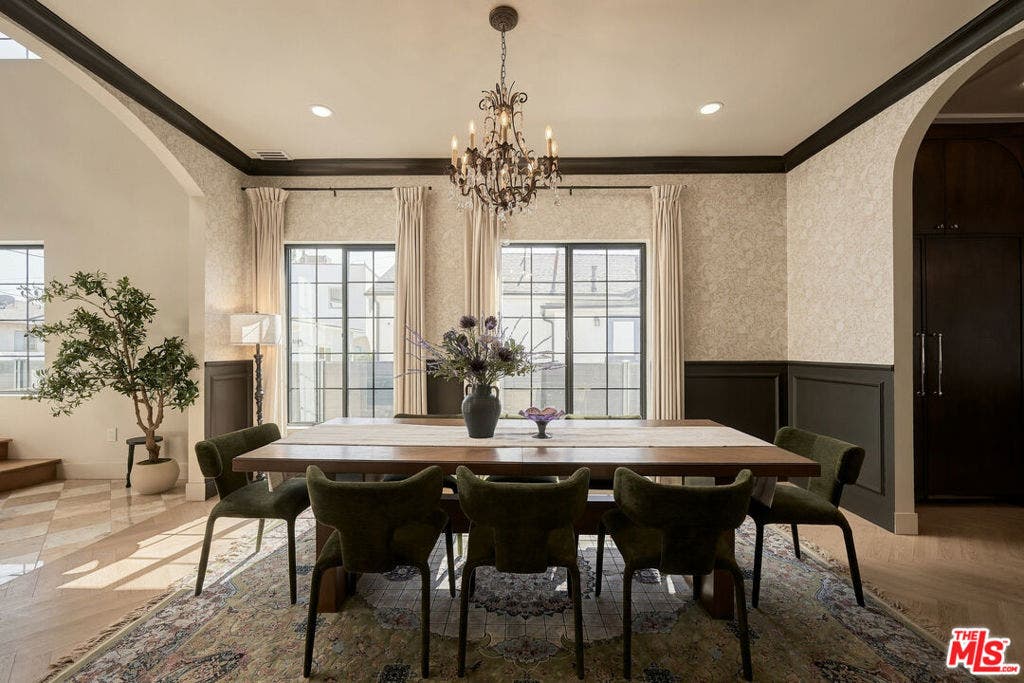 1358 S Ridgeley Drive, Los Angeles, CA 90019 1358 S Ridgeley Drive, Los Angeles, CA 90019