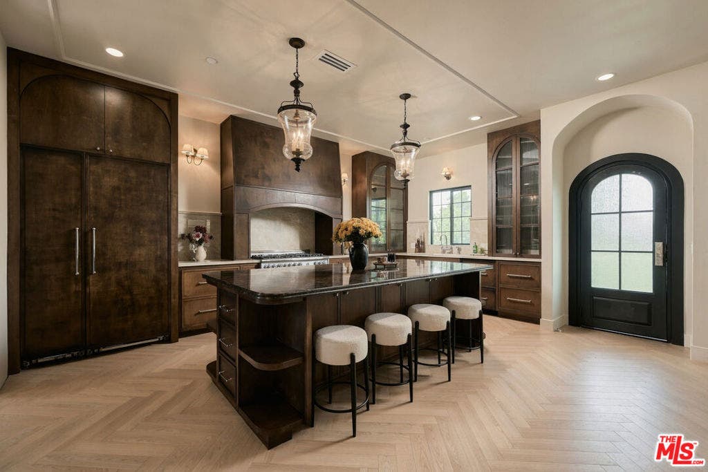 1358 S Ridgeley Drive, Los Angeles, CA 90019 1358 S Ridgeley Drive, Los Angeles, CA 90019