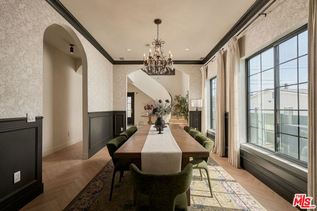 1358 S Ridgeley Drive, Los Angeles, CA 90019 1358 S Ridgeley Drive, Los Angeles, CA 90019