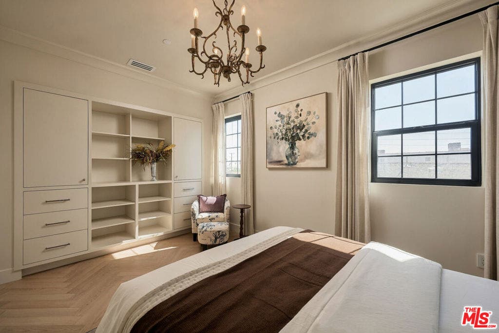 1358 S Ridgeley Drive, Los Angeles, CA 90019 1358 S Ridgeley Drive, Los Angeles, CA 90019