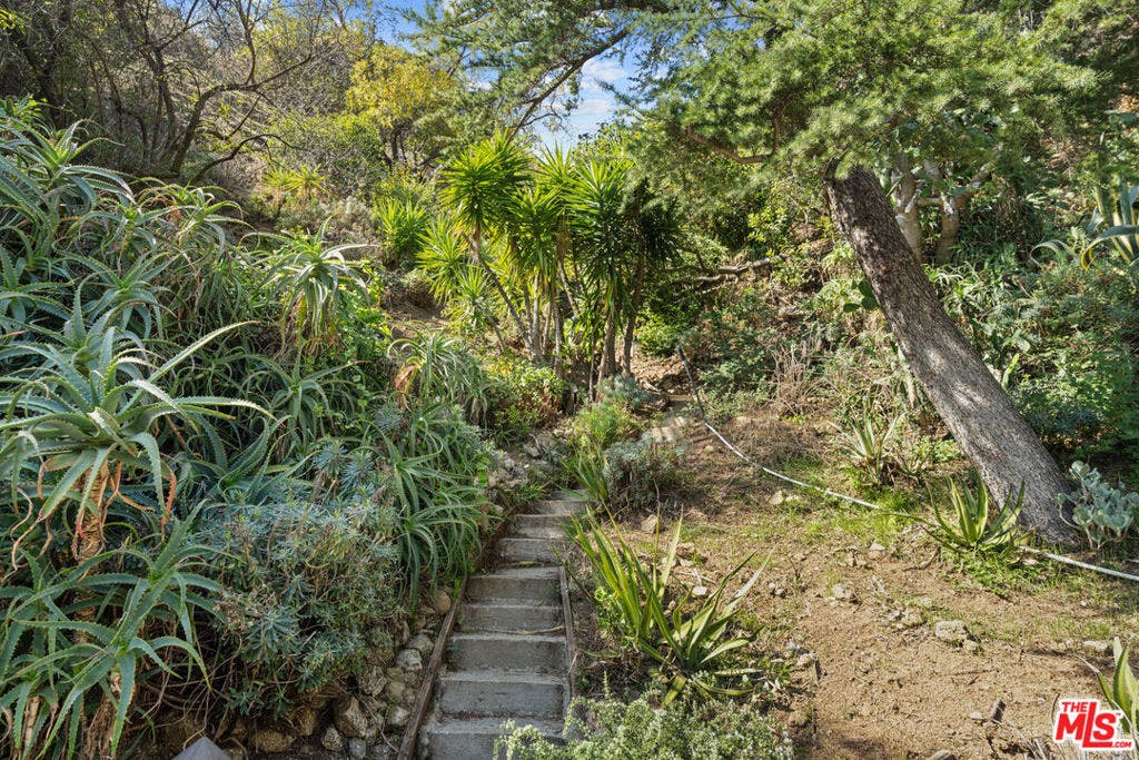 1853 Nichols Canyon Road, Los Angeles, CA 90046 1853 Nichols Canyon Road, Los Angeles, CA 90046