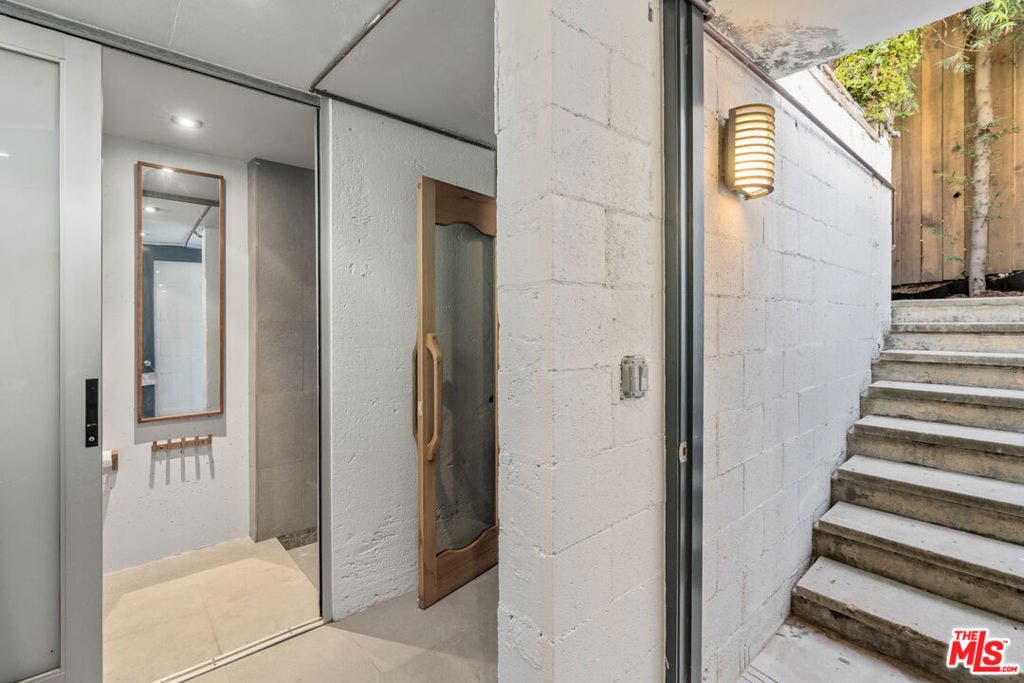 1853 Nichols Canyon Road, Los Angeles, CA 90046 1853 Nichols Canyon Road, Los Angeles, CA 90046