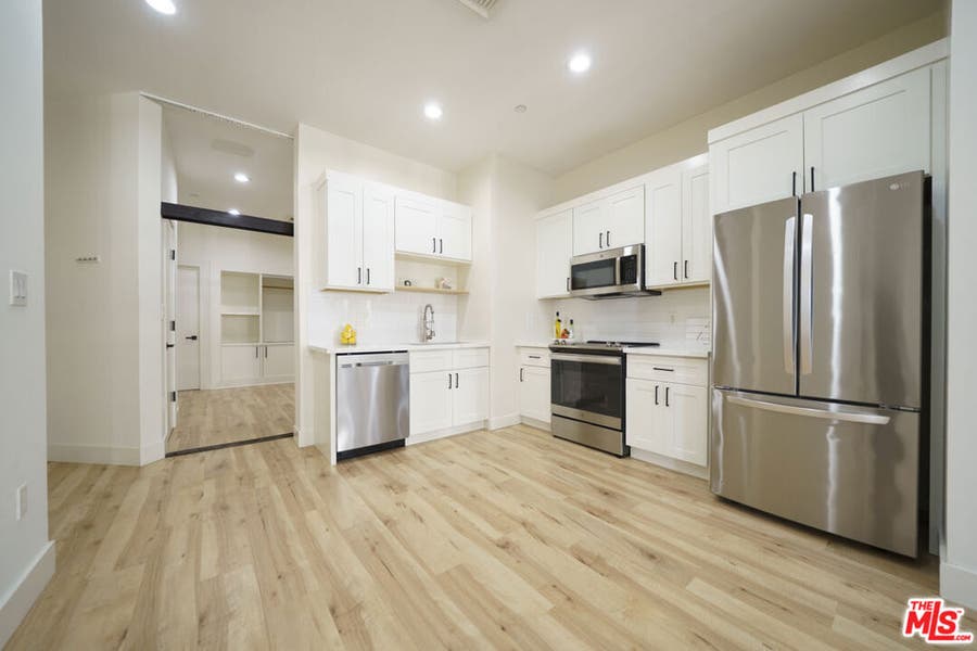 Property photo for 3810 Wilshire Boulevard, #804, Los Angeles, CA