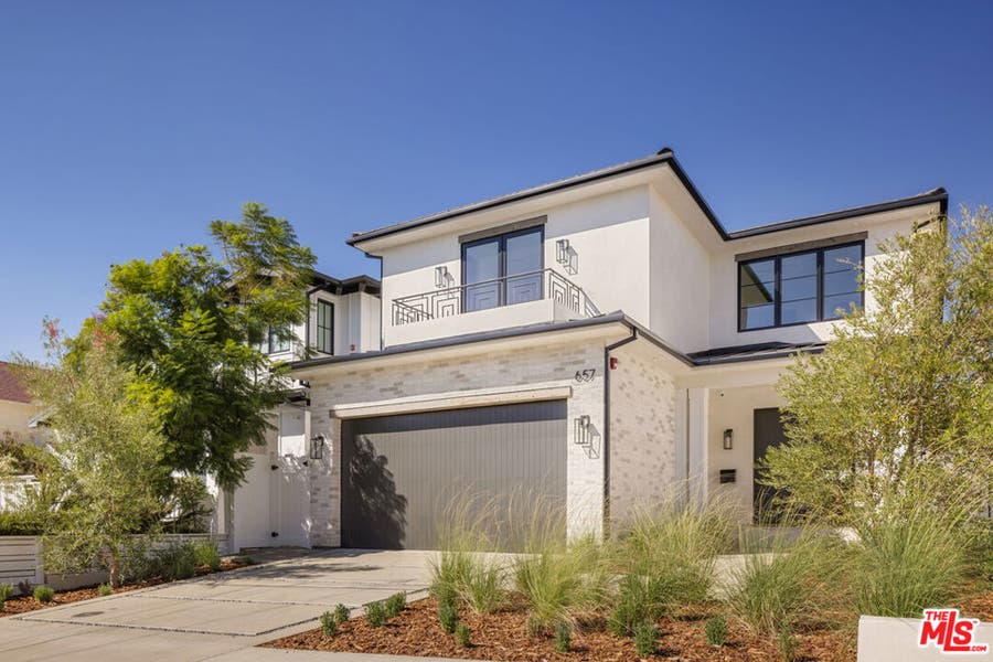 Property photo for 657 27th Street, Manhattan Beach, CA