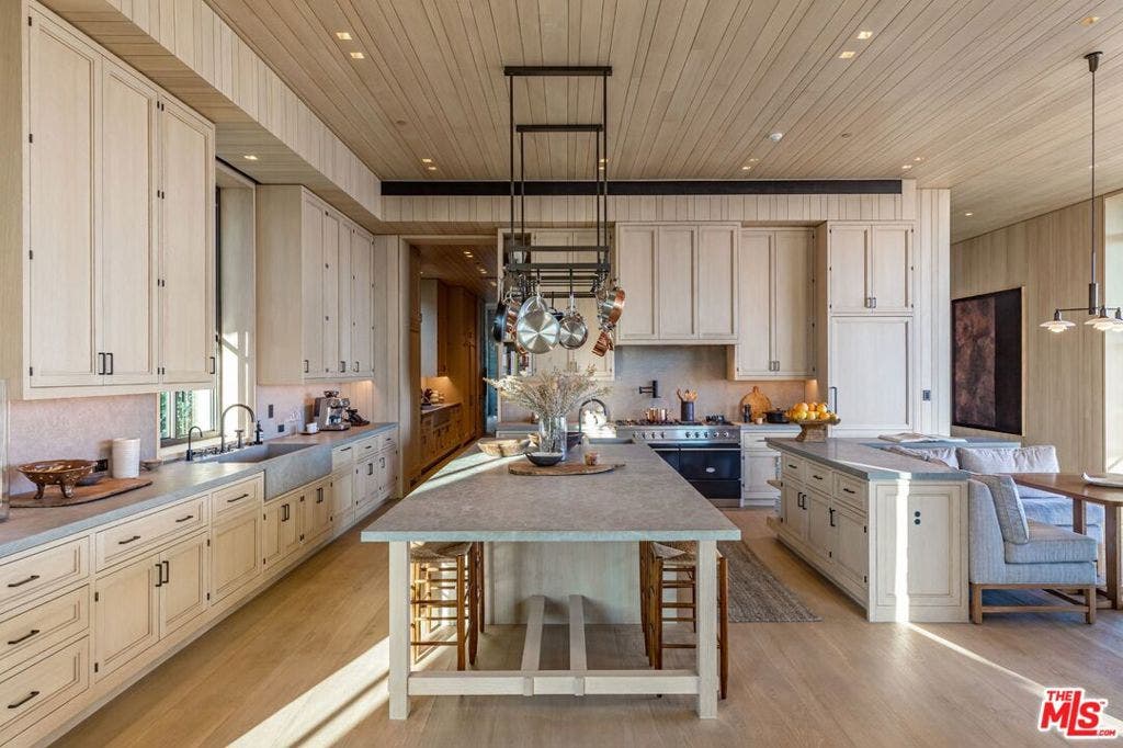 7661 Curson Terrace, Los Angeles, CA 90046 7661 Curson Terrace, Los Angeles, CA 90046